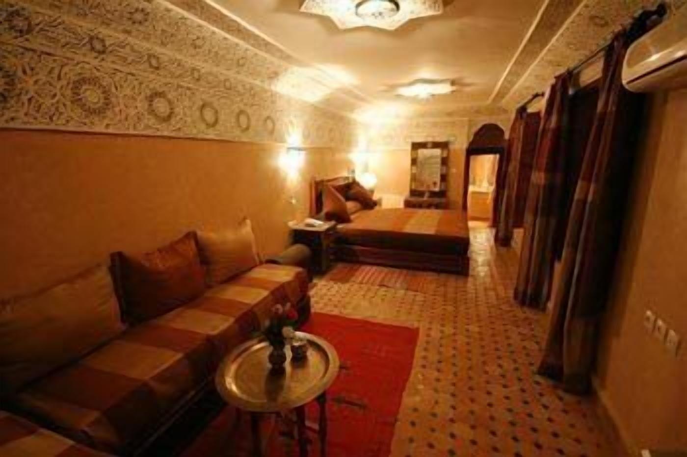 Riad Dar Laura Fès Exteriör bild