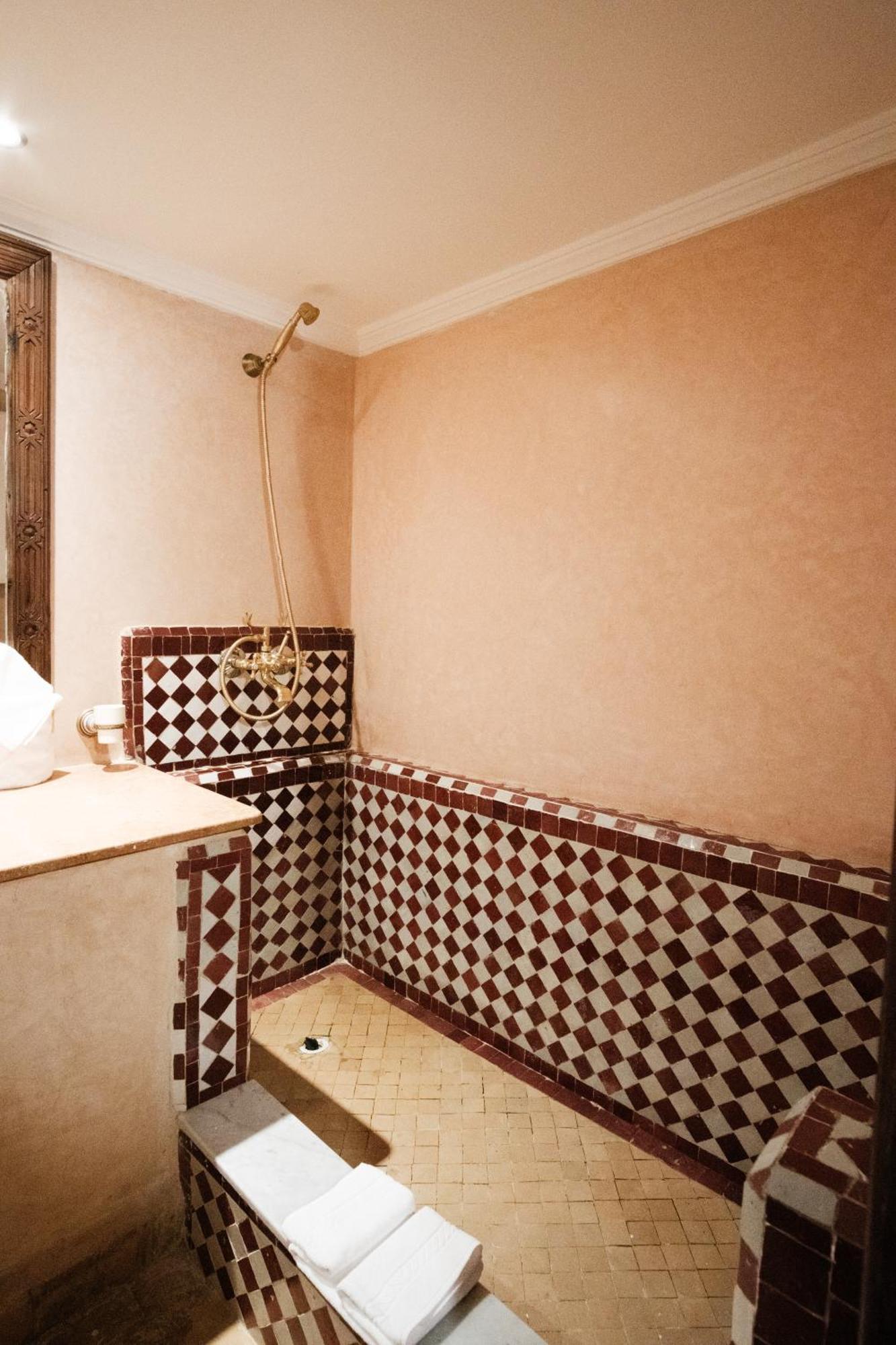 Riad Dar Laura Fès Exteriör bild
